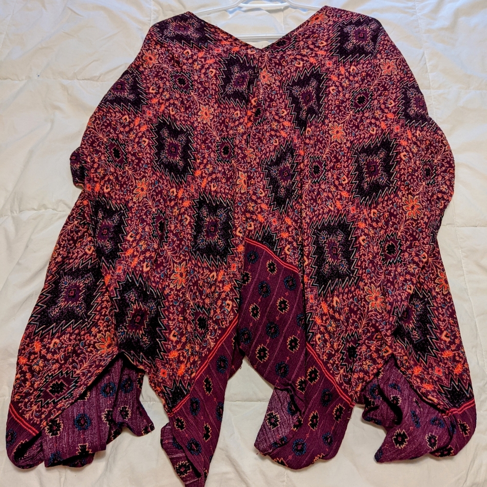 GARAGE Patterned Shawl - Picture 5 of 6